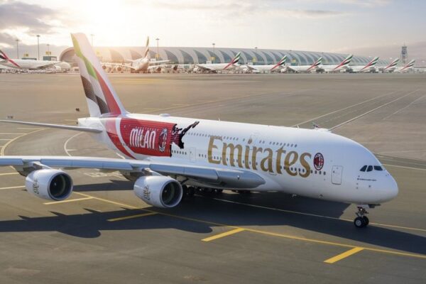 a380-emirates-airbus-milan-3-divu_widelg