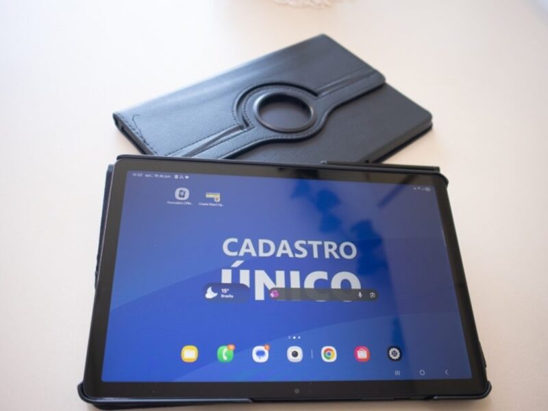 Prefeitura entrega tablets para modernizar Assistência Social de Taboão da Serra