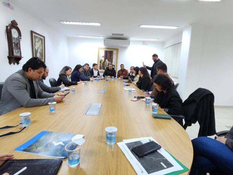 Prefeitura discute ampliação de energia elétrica com Enel e vereadores de Itapecerica da Serra