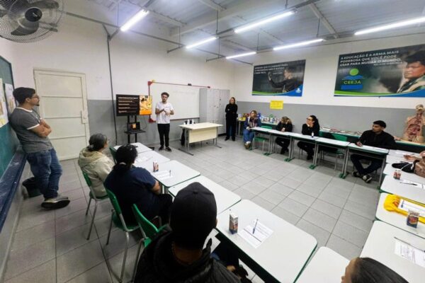 Engenheiro Guilherme Palmezano promove palestra e plantio de mudas nativas na Escola Joaquim Fernando Paes