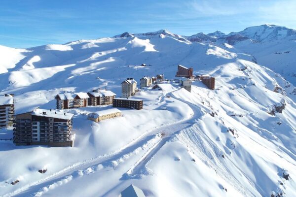 Valle Nevado abre pistas em 19 de junho e impulsiona turismo de inverno no Chile