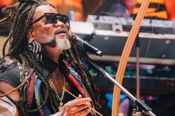 Orquestra Ouro Preto lança dois volumes de “Afrossinfonicidade” com Carlinhos Brown