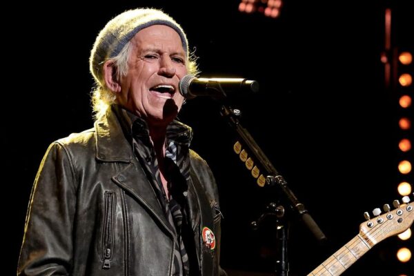 Keith Richards questiona futuras turnês dos Rolling Stones enquanto anuncia álbum Foreign Tongues