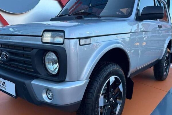 AvtoVAZ equipa Lada Niva Legend com airbag e proteção anticorrosiva, diz Barbara Lira