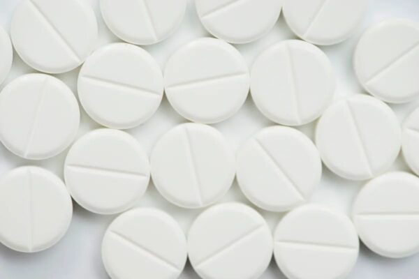 Anvisa autoriza fezolinetanto, novo tratamento não hormonal para menopausa, nomeado Veoza