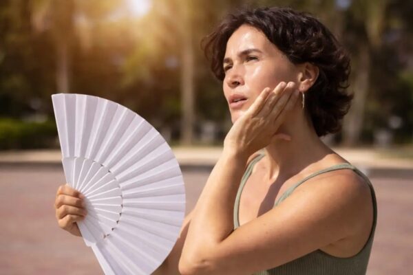 Anvisa autoriza fezolinetanto da Astellas para ondas de calor na menopausa