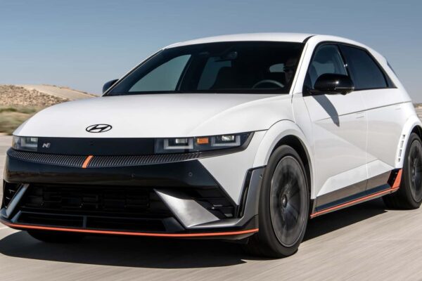 Hyundai testa câmbio virtual para carros elétricos esportivos