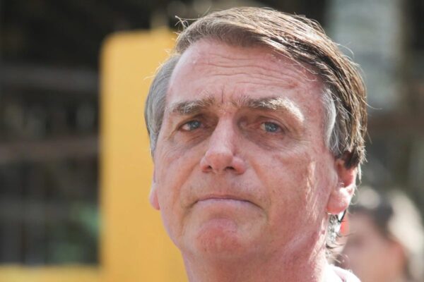 Advogados solicitam extensão da prisão domiciliar de Jair Bolsonaro