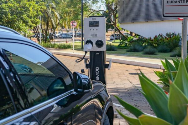 Gecex mantém taxação de elétricos e abre cota zero