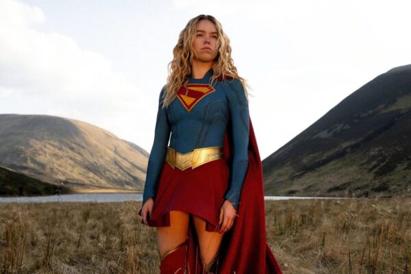 Milly Alcock estrela novo filme da heroína Supergirl