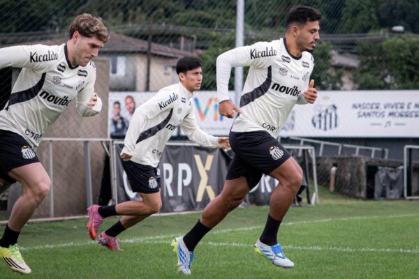 Santos intensifica preparação física no CT Rei Pelé
