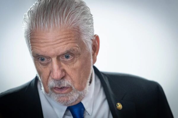 Lula busca novo líder no Senado após saída de Jaques Wagner