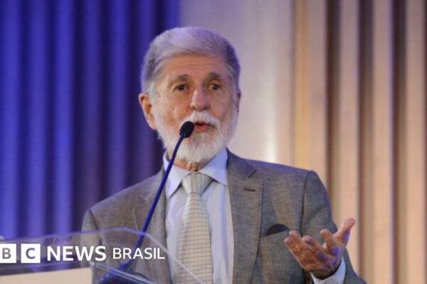 Celso Amorim avalia interferência de Donald Trump no Brasil