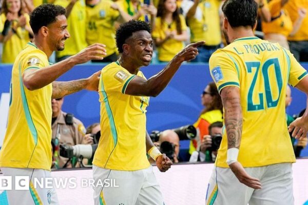 Brasil aguarda definição de adversário nas oitavas da Copa