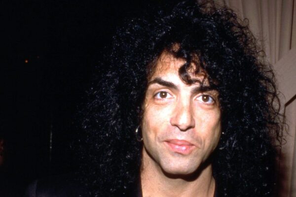 Paul Stanley lamenta conduta durante doença de Eric Carr