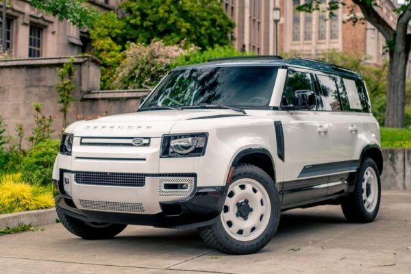 Land Rover convoca 250 mil SUVs por falha em airbag