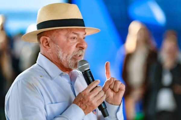 Luiz Inácio Lula da Silva envia ajuda à Venezuela