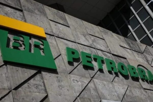 Magda Chambriard retoma importação de diesel pela Petrobras