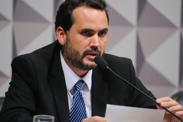 Bruno Moretti planeja elevar teto anual do MEI