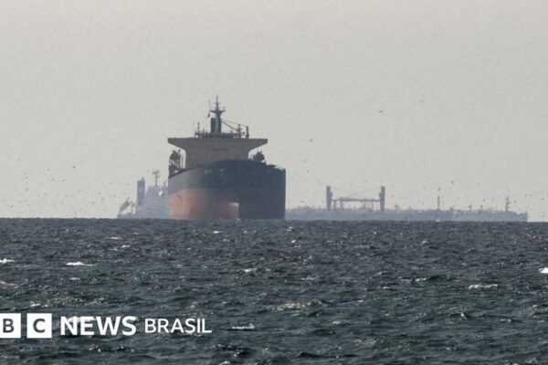 Forças dos EUA bombardeiam instalações militares no Irã