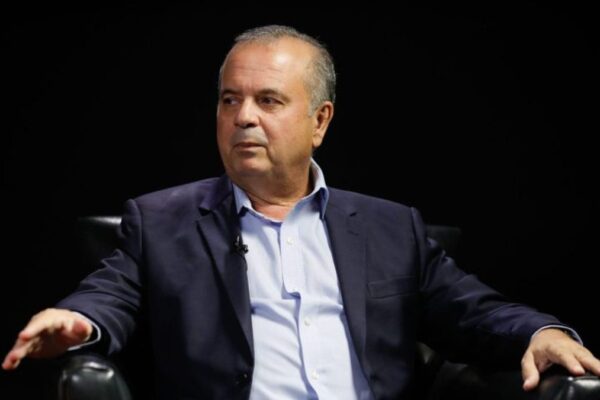 Rogério Marinho busca aliança com Ciro Gomes no Ceará