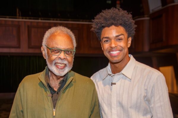 Gui Ventura interpreta Gilberto Gil em novo musical