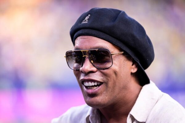 Ronaldinho Gaúcho assina 92 composições musicais registradas