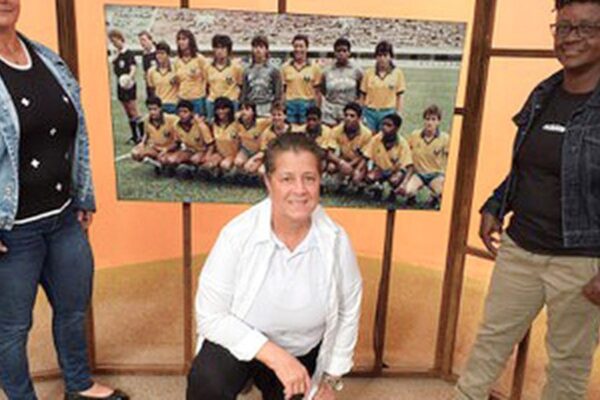 Pioneiras do futebol feminino relembram trajetória no Sem Censura