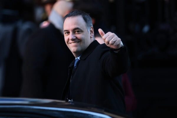 Manuel Adorni deixa chefia de gabinete de Javier Milei