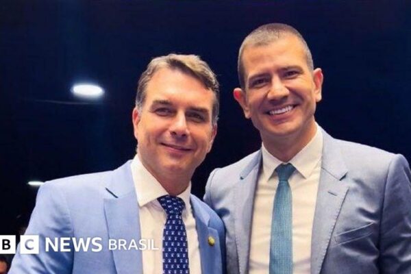 Douglas Ruas apoia bombardeio de navios por EUA