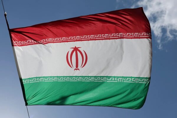 Guarda Revolucionária ataca bases dos EUA no Kuwait e Bahrein