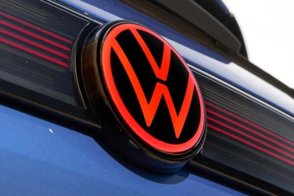 Volkswagen planeja demitir 100 mil funcionários e fechar fábricas