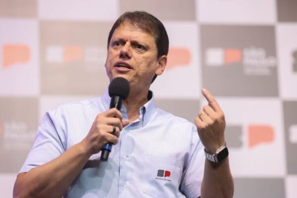 Vox Brasil aponta aprovação de Tarcísio de Freitas
