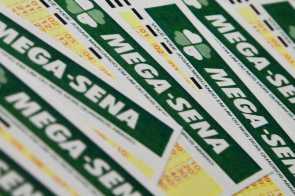 Mega-Sena acumula e sorteio atinge R$ 23 milhões