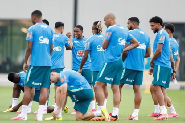 Carlo Ancelotti comanda treino da Seleção em Houston