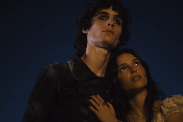 Sombr lança clipe com Inde Navarrette e Josh Heuston