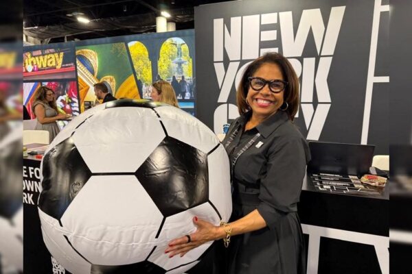 Julie Coker assume presidência da Visit California