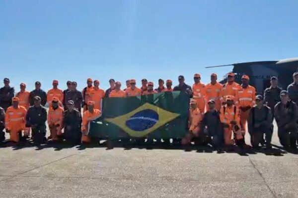 Brasil envia bombeiros para resgate na Venezuela
