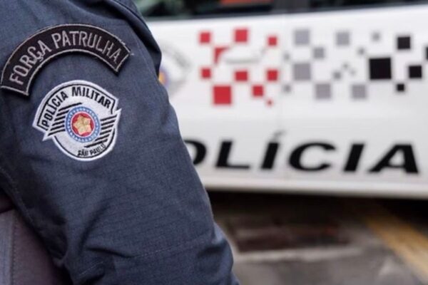 Policiais militares causam mal-estar em alunos no Jardim São Luís