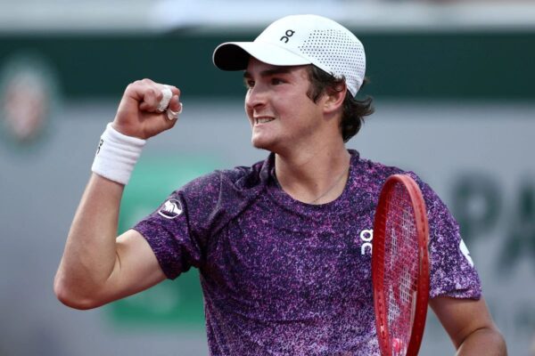 João Fonseca enfrenta Roberto Bautista em Wimbledon