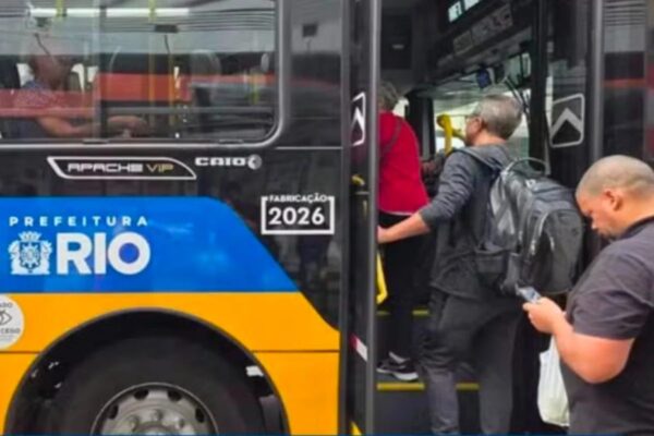 Motoristas de ônibus iniciam greve no Rio de Janeiro