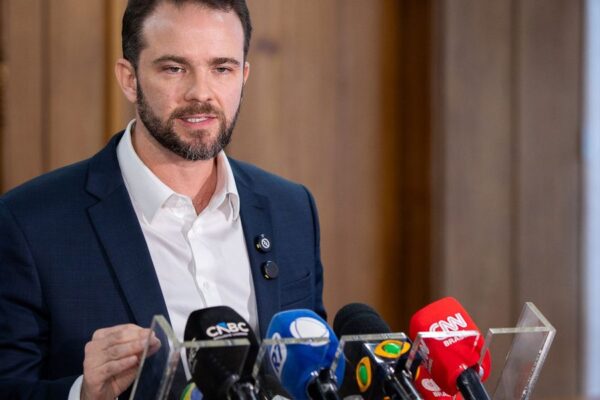 Governo federal amplia Desenrola para bons pagadores