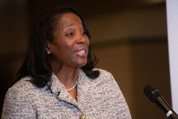 Suprema Corte mantém Lisa Cook no Federal Reserve