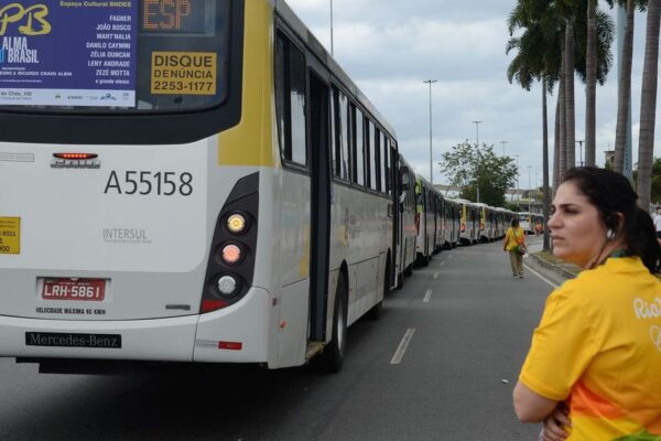 Justiça do Trabalho media greve de ônibus no Rio