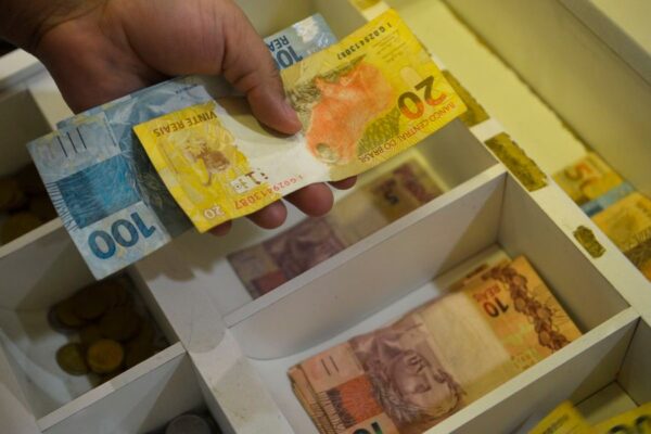 Caixa Econômica Federal encerra repasses do Bolsa Família