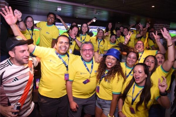 Passageiros celebram vitória da Seleção no Legend of the Seas