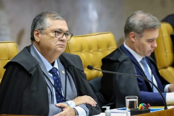 Flávio Dino destrava julgamento sobre sucessão no Rio