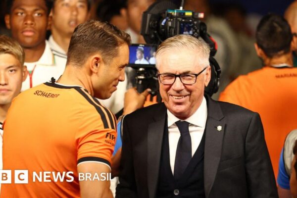 Carlo Ancelotti conduz virada do Brasil contra Japão