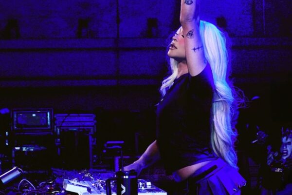 Pabllo Vittar divulga trecho da música Rockstar