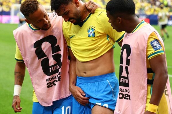 Lucas Paquetá sofre lesão muscular na coxa esquerda